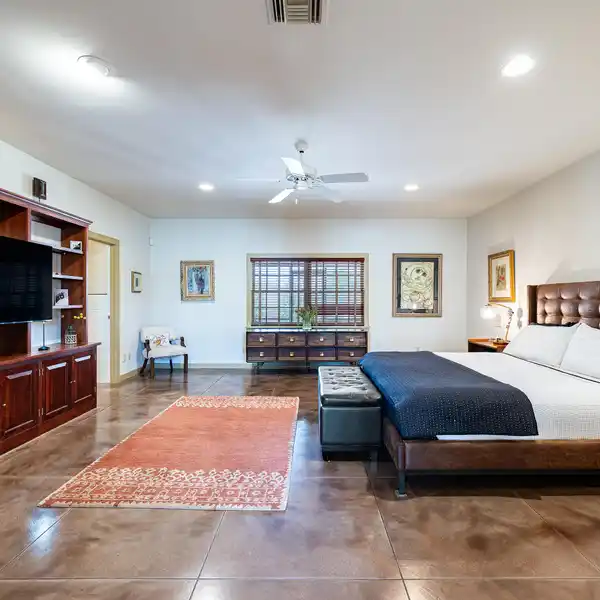 EXQUISITE TERRITORIAL-STYLE ESTATE ON 2.7 ACRES