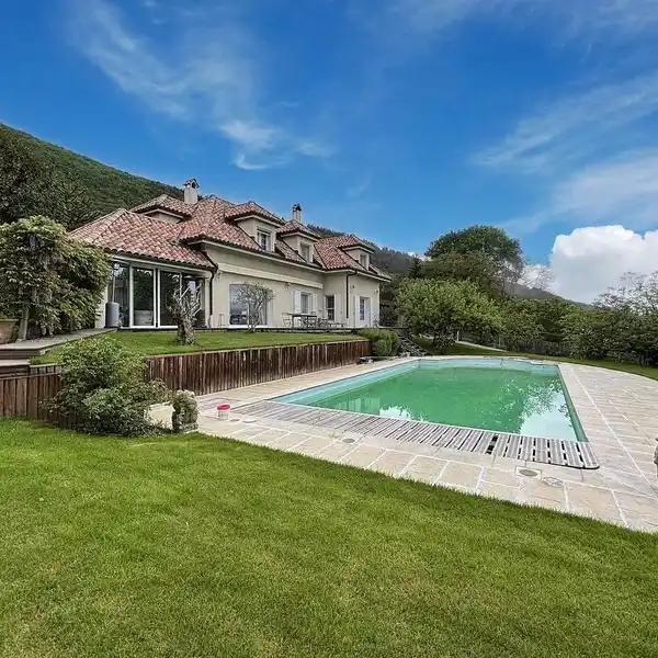 EXCEPTIONAL PROPERTY IN THE HEART OF NATURE