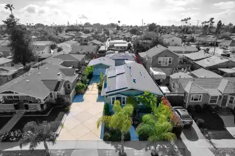2 Homes / Investment / Multigenerational Living / Live in One Rent the 2nd