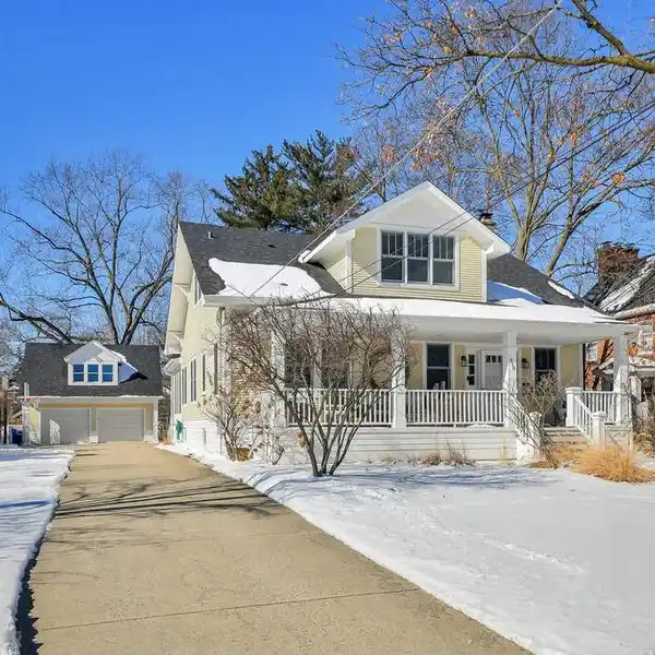 CLASSIC AMERICAN BUNGALOW