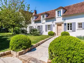 Peaceful Hamlet Living with Private Pool