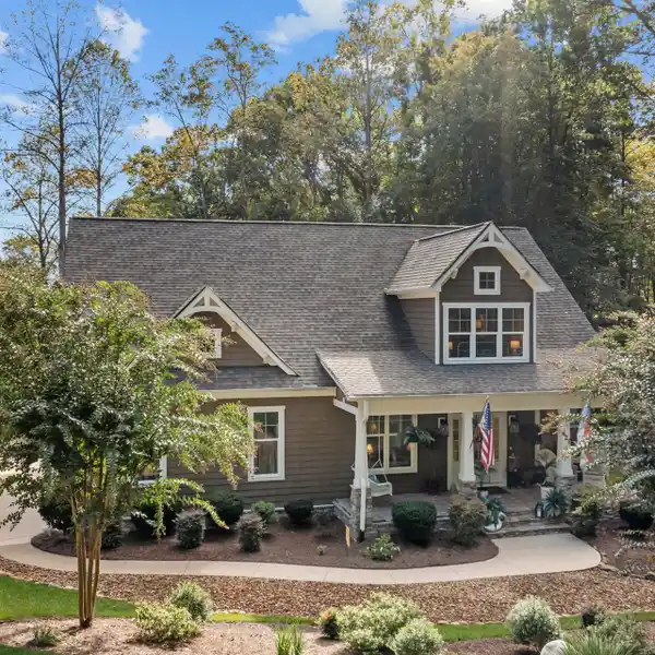 ELEGANT LIVING IN A PRIVATE LAKESIDE HAVEN