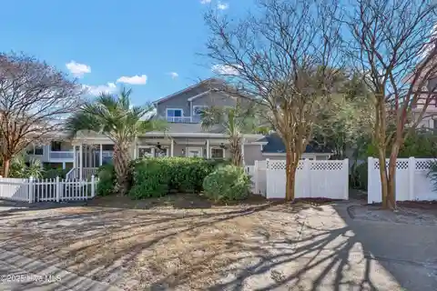 Relaxed Coastal Living Near Ocean Access