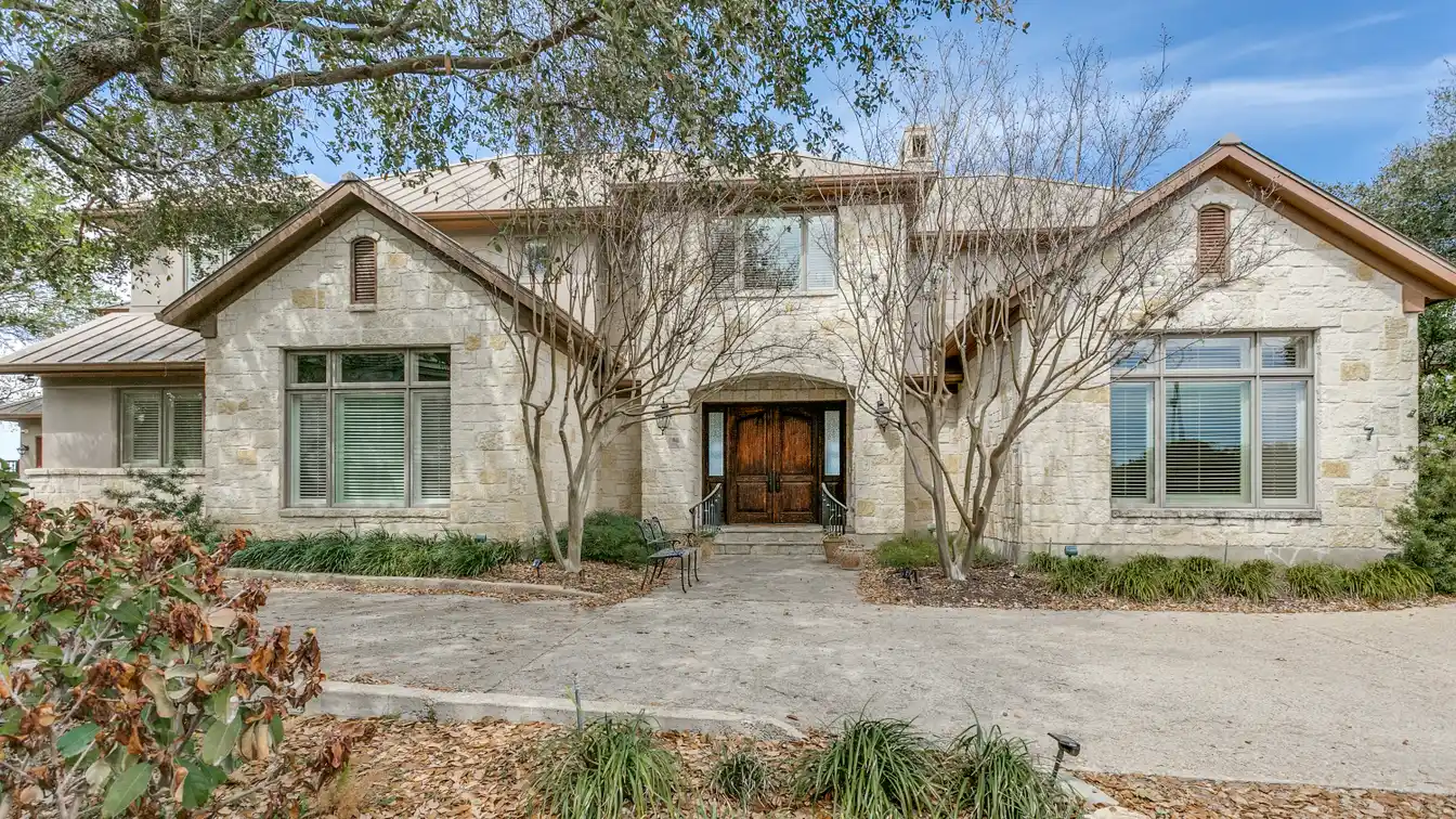 Exquisite Estate in Lincoln Heights