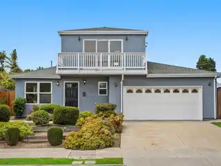 Space and Versatility on a Double Lot in Circles
