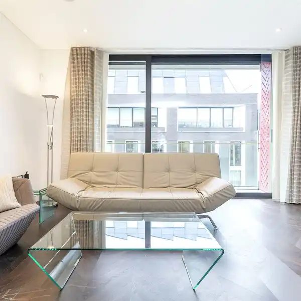 LARGE OPEN PLAN TWO BEDROOM APARTMENT IN MAYFAIR