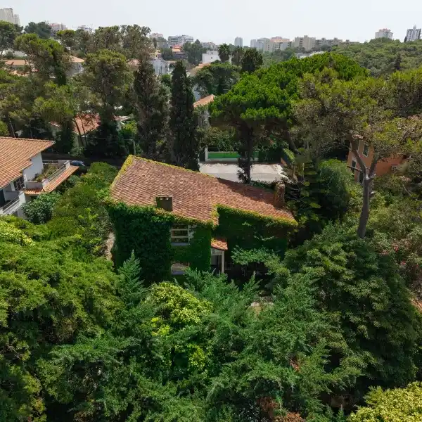 UNIQUE OPPORTUNITY IN A SOUGHT-AFTER LOCATION