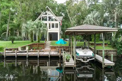 Serene Waterfront Retreat on Black Creek
