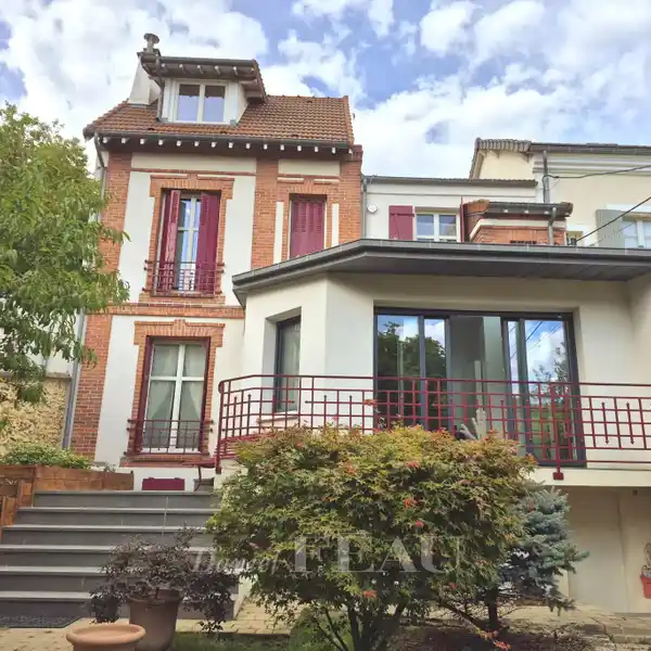 RENOVATED PERIOD HOME WITH SOUTH TERRACE