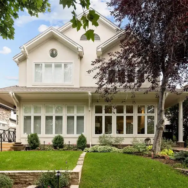 COMPLETELY RENOVATED TOWNHOME IN CHERRY CREEK NORTH