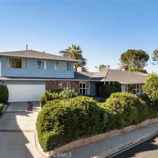 SERENE STREET, MINUTES FROM TOPANGA VILLAGE