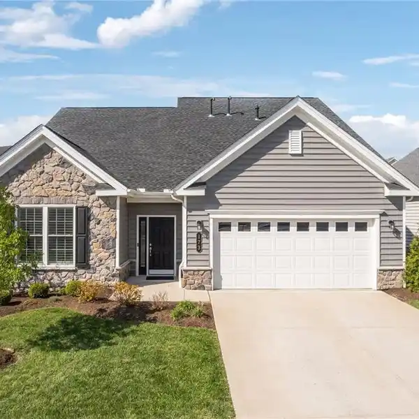 UPGRADED HOME IN TRADITIONS OF AMERICA SOUTHPOINTE