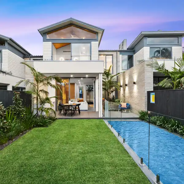 MODERN COASTAL LIVING WITH ALFRESCO ENTERTAINING