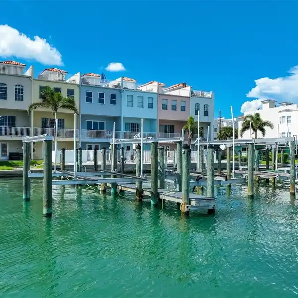 STUNNING INTRACOASTAL WATERWAY TOWNHOME