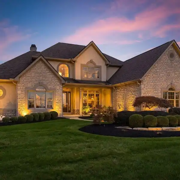 GOLF COURSE LUXURY WITH DESIGNER INDOOR-OUTDOOR LIVING