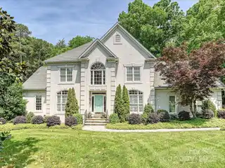 Beautiful and Spacious Home in a Desirable Neighborhood