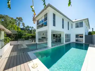 A Commanding Statement of Coastal Living