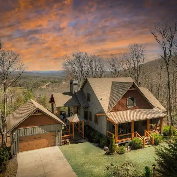 MOUNTAIN CABIN WITH BREATHTAKING VIEWS