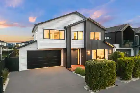 Modern Luxury in Long Bay
