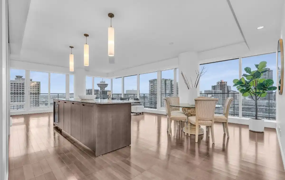 Luxury Corner Unit with Expansive Views