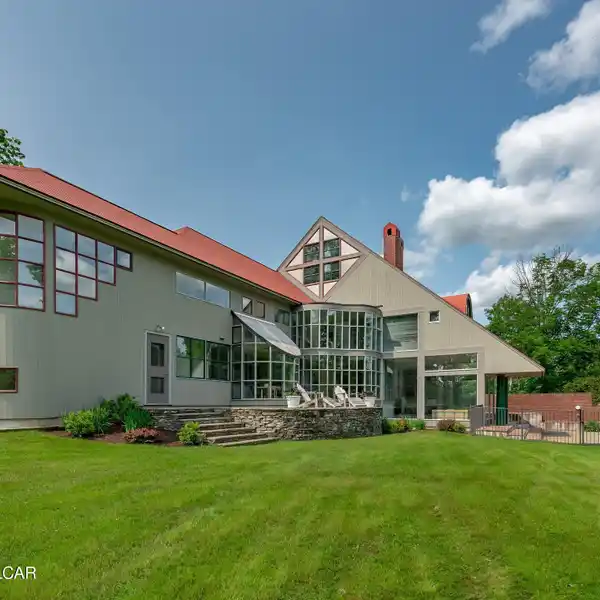 PETER BOHLIN DESIGNED PRIVATE ESTATE