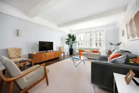 Renovated Classic 7 Right off Central Park