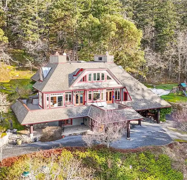 PRIVATE AND AND QUIET VIEW PROPERTY ON TEN ACRES