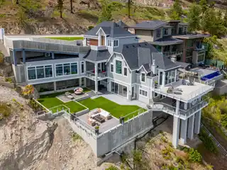 Private Lakefront Retreat