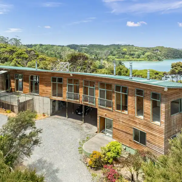 REMARKABLE ESTATE WITH ENDLESS POSSIBILITIES