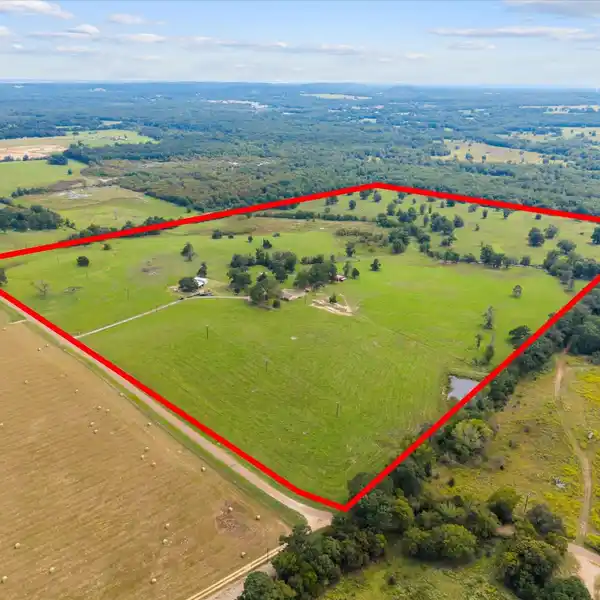 SPRAWLING 117-ACRE PROPERTY