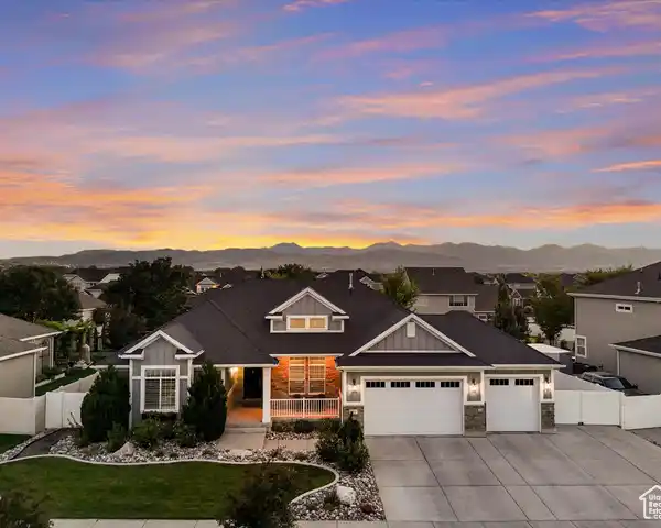 GORGEOUS RAMBLER IN PRESTIGIOUS BELLEVUE