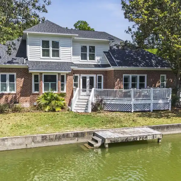 RELAX LAKESIDE IN UPDATED HIDDEN GEM