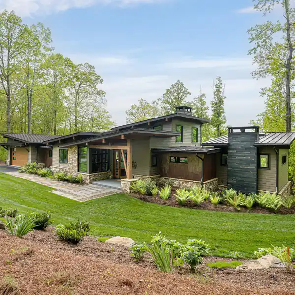EXQUISITE CUSTOM CONTEMPORARY LIVINGSTONE HOME