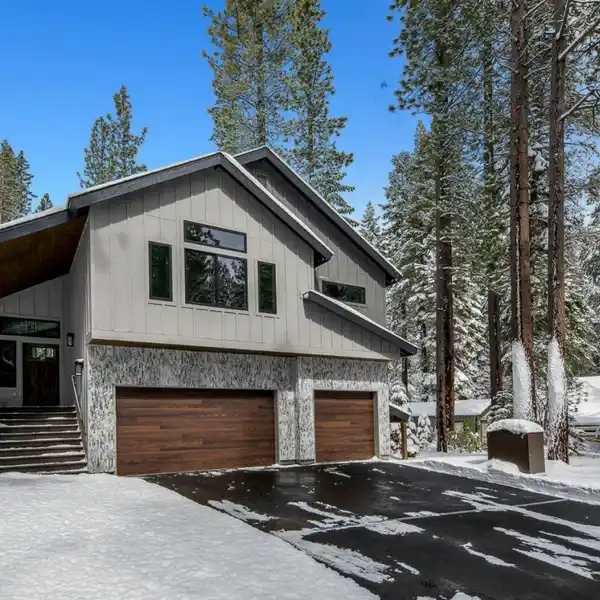 EXCEPTIONAL HOME WITH UNPARALLELED PRIVACY