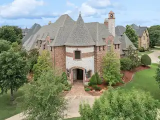 Exquisite Residence in the Gated Castleton Manor of Colleyville