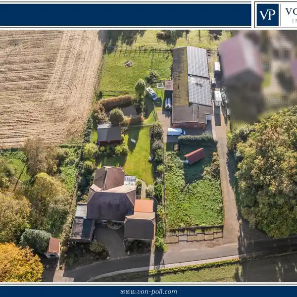 SPACIOUS HOME ON A RURAL PLOT