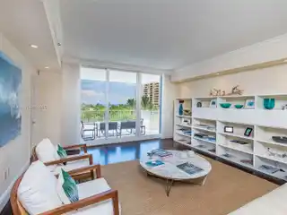 Exquisite Residence in an Amenity-Rich Building