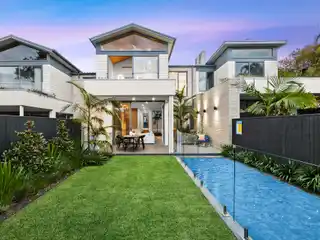 Modern Coastal Living with Alfresco Entertaining