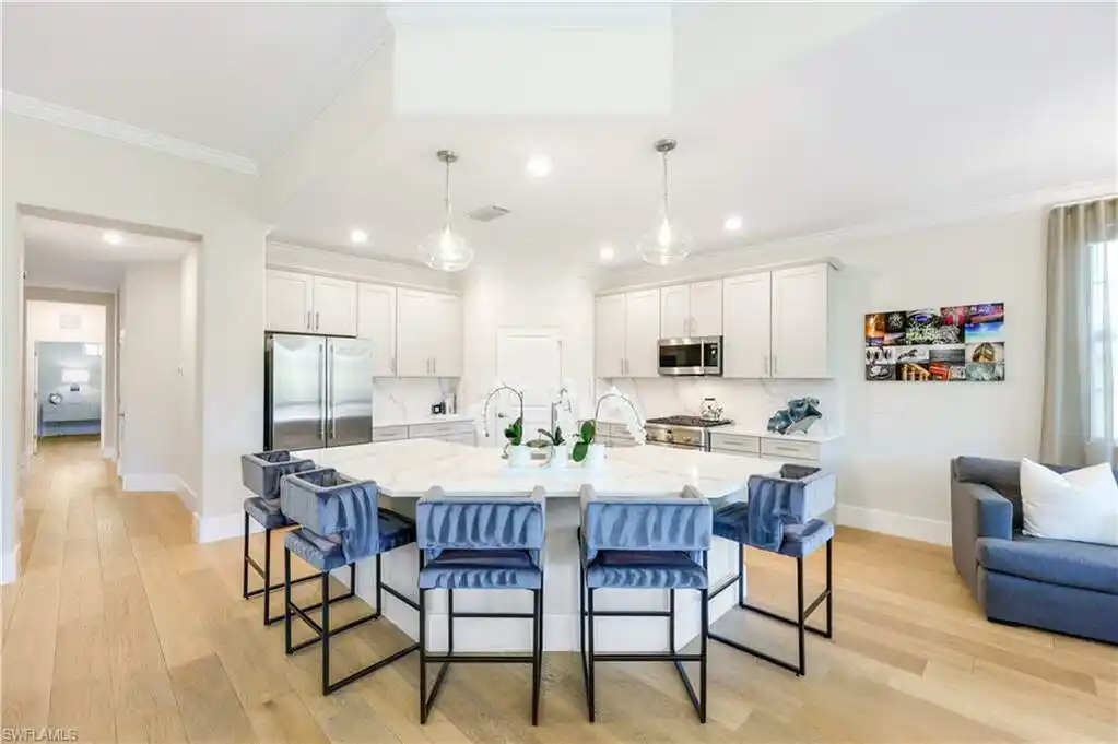 Remarkable Coach Home in Viansa at Talis Park