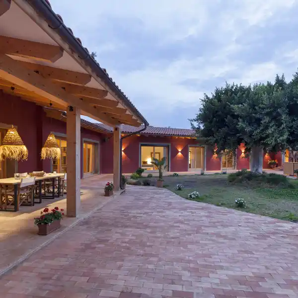 AN ENCHANTING PROPERTY IN A BEAUTIFUL SETTING