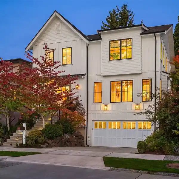 CUSTOM CRAFTED BEAUTY IN A GREAT LOCATION