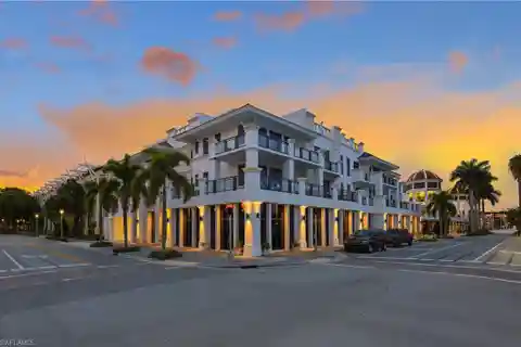 Great Opportunity in Olde Naples