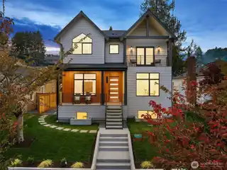 Extraordinary Magnolia Residence