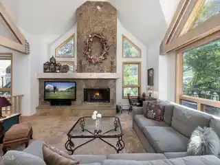 Private Townhouse Retreat