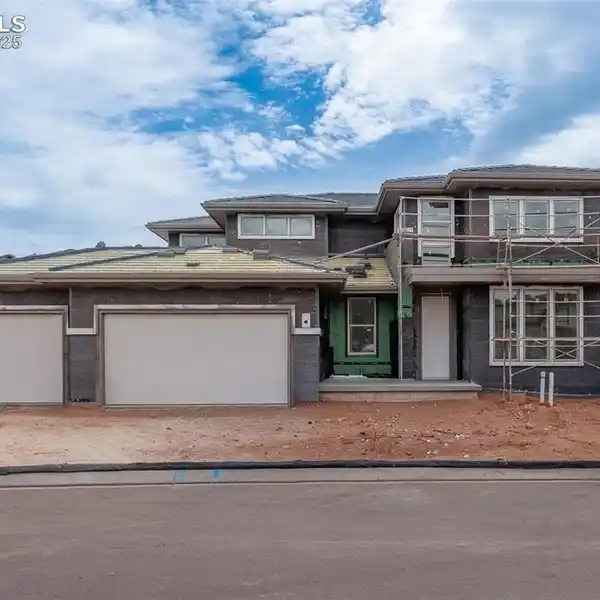 SOPHISTICATED HOME WITH DUAL COVERED PATIOS