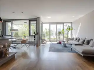 Living at the Highest Level on the Pier