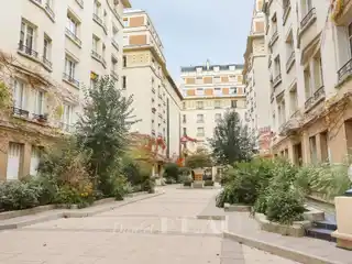 Peaceful Apartment in a Delightful Building