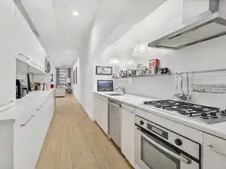 Spacious and Flexible Loft-style Residence
