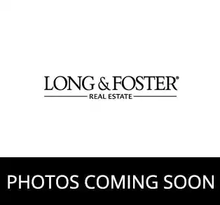 LUXURIOUS LAKE ANNA WATERFRONT RETREAT WITH BOATHOUSE