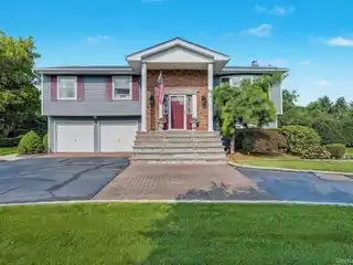 Spacious Hi Ranch in Sought After Area